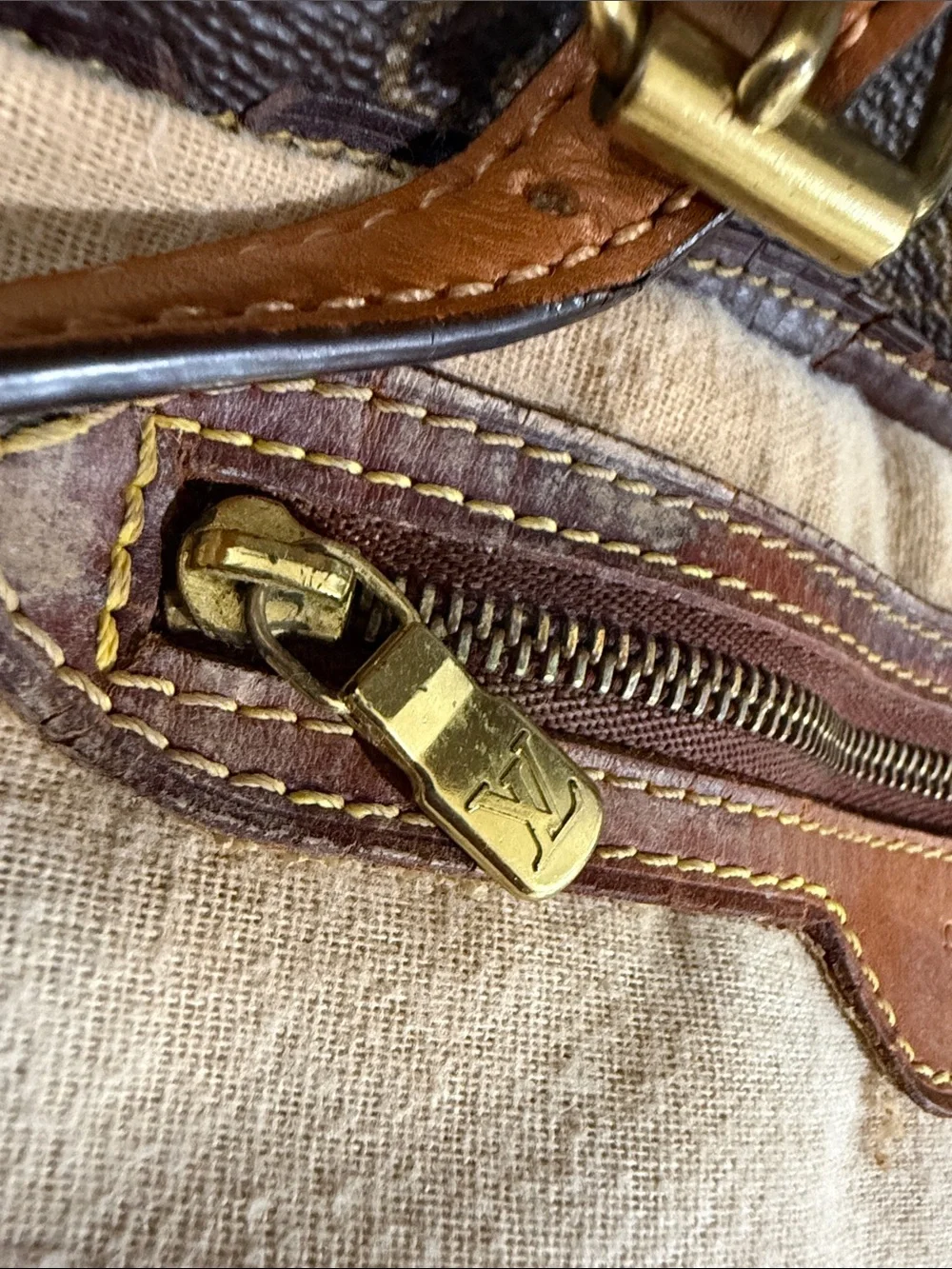 Authentic Louis Vuitton monogram vintage Louis Vuitton bucket shoulder bag